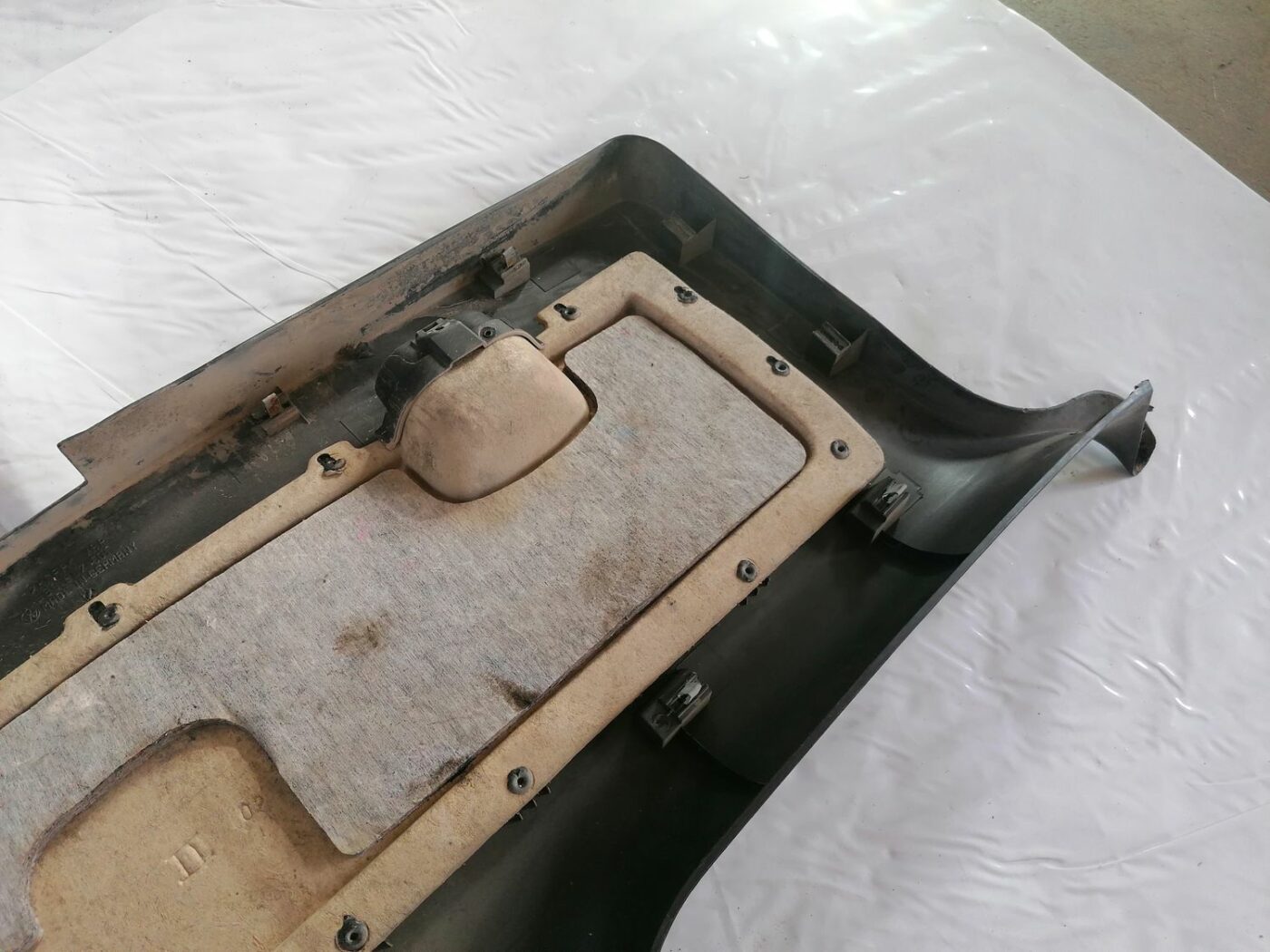 Bagāžnieka vāka liela apdare priekš VW PASSAT 2003 UNIVERSAL BLUE