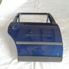 Aizmugurējās labās durvis priekš VW PASSAT 2003 UNIVERSAL BLUE