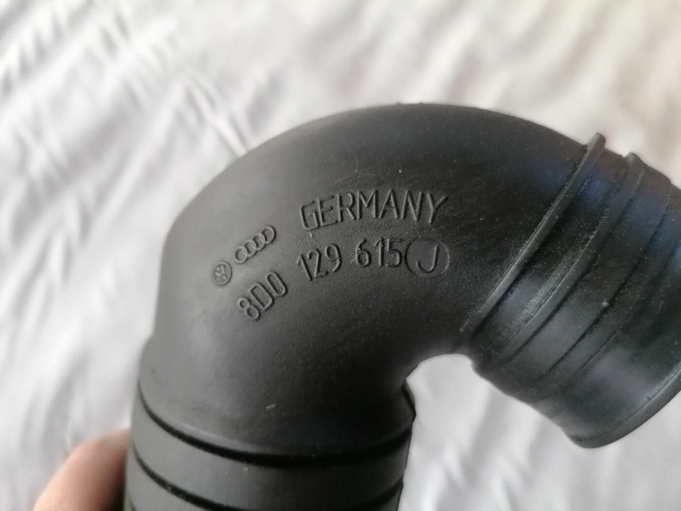 Interkulera caurule priekš VW PASSAT 2003 UNIVERSAL BLUE 3 Interkulera caurule priekš VW PASSAT 2003 UNIVERSAL BLUE