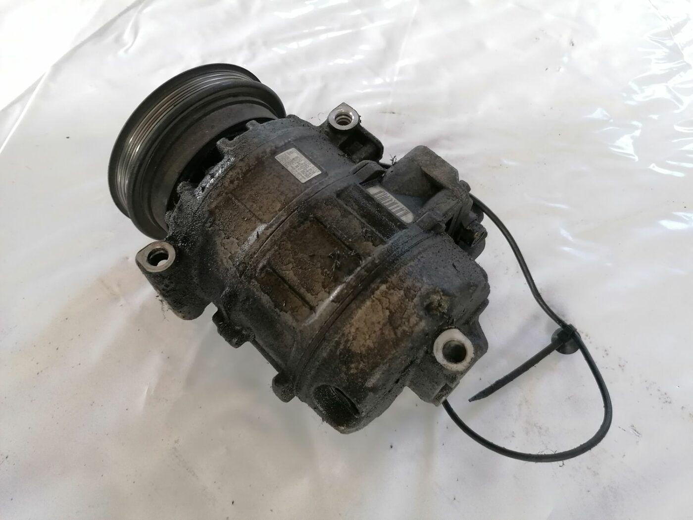 Gaisa kondicioniera kompresors priekš VW PASSAT 2003 UNIVERSAL BLUE 4 Gaisa kondicioniera kompresors priekš VW PASSAT 2003 UNIVERSAL BLUE