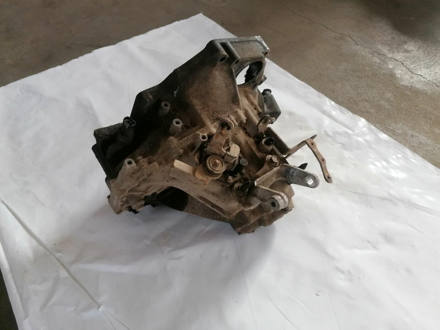 Mehāniska pārnesumkārba priekš HONDA CIVIC 2004 6 Mehāniska pārnesumkārba priekš HONDA CIVIC 2004