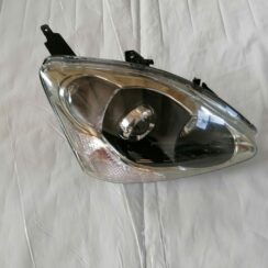 Priekšējais labais lukturis priekš HONDA CIVIC 2004