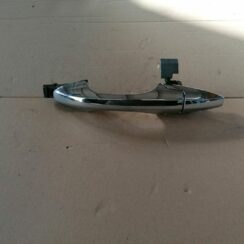 Aizmugurējais kreisais durvju rokturis priekš HONDA ACCORD 2003 SILVER