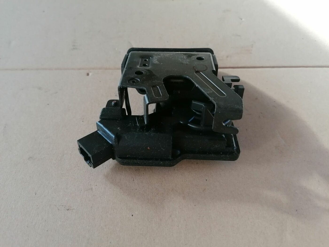 Bagāžnieka vāka slēdzene priekš HONDA ACCORD 2003 SILVER