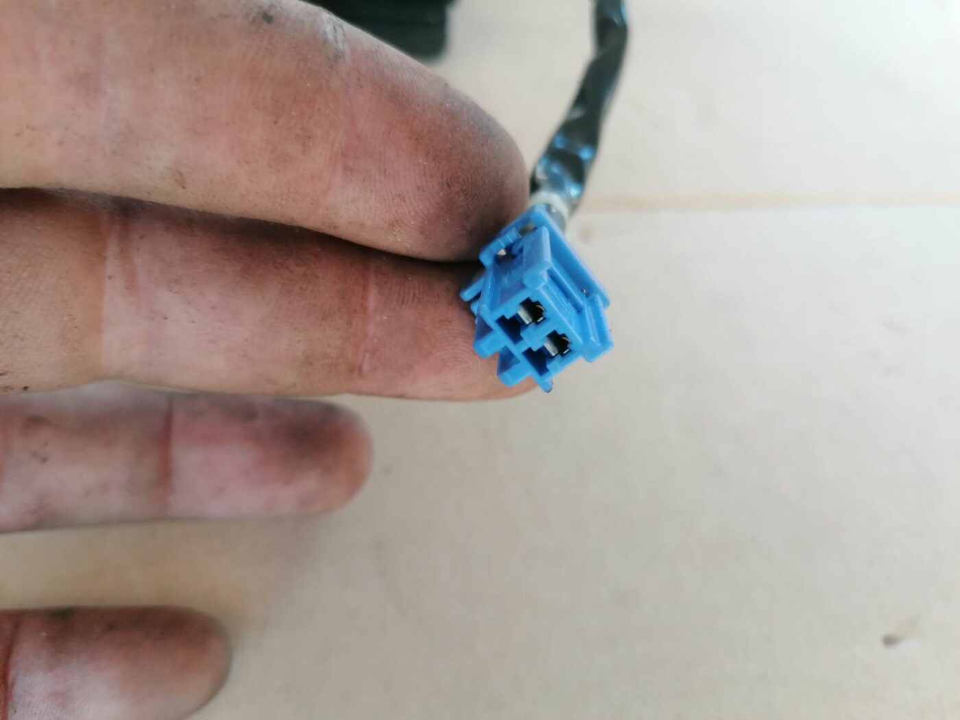 Bagažnieka vāka rokturis priekš HONDA ACCORD 2003 SILVER 6 Bagažnieka vāka rokturis priekš HONDA ACCORD 2003 SILVER