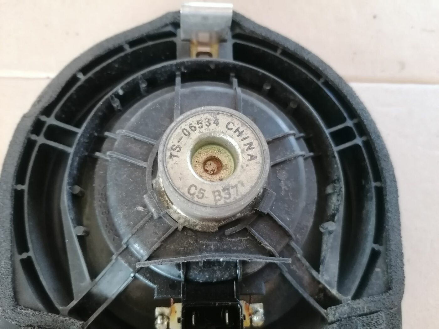 Durvju skaļrunis, apakšā priekš HONDA ACCORD 2003 SILVER 4 Durvju skaļrunis, apakšā priekš HONDA ACCORD 2003 SILVER