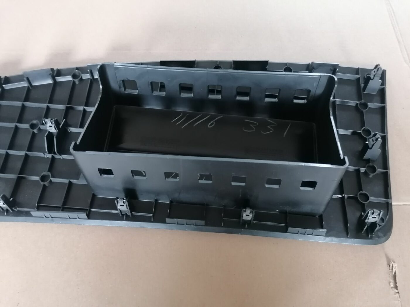 Mērinstrumentu paneļa apdare augšā priekš HONDA ACCORD 2003 SILVER