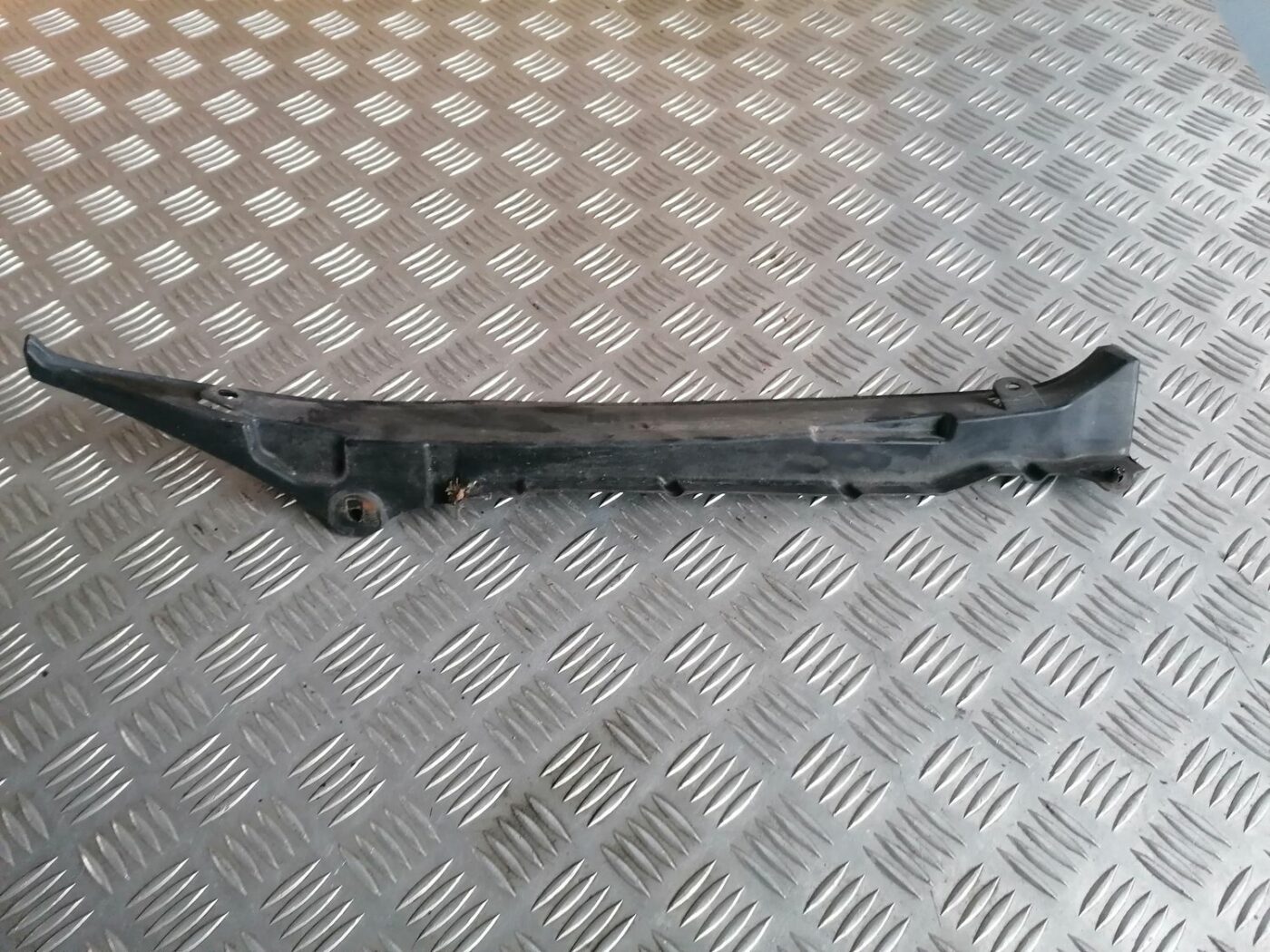 Ieliktņis starp spārnu un durvīm priekš HONDA ACCORD 2003 SILVER 1 Ieliktņis starp spārnu un durvīm priekš HONDA ACCORD 2003 SILVER