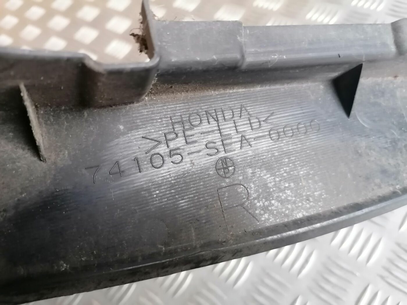 Ieliktņis starp spārnu un durvīm priekš HONDA ACCORD 2003 SILVER 3 Ieliktņis starp spārnu un durvīm priekš HONDA ACCORD 2003 SILVER