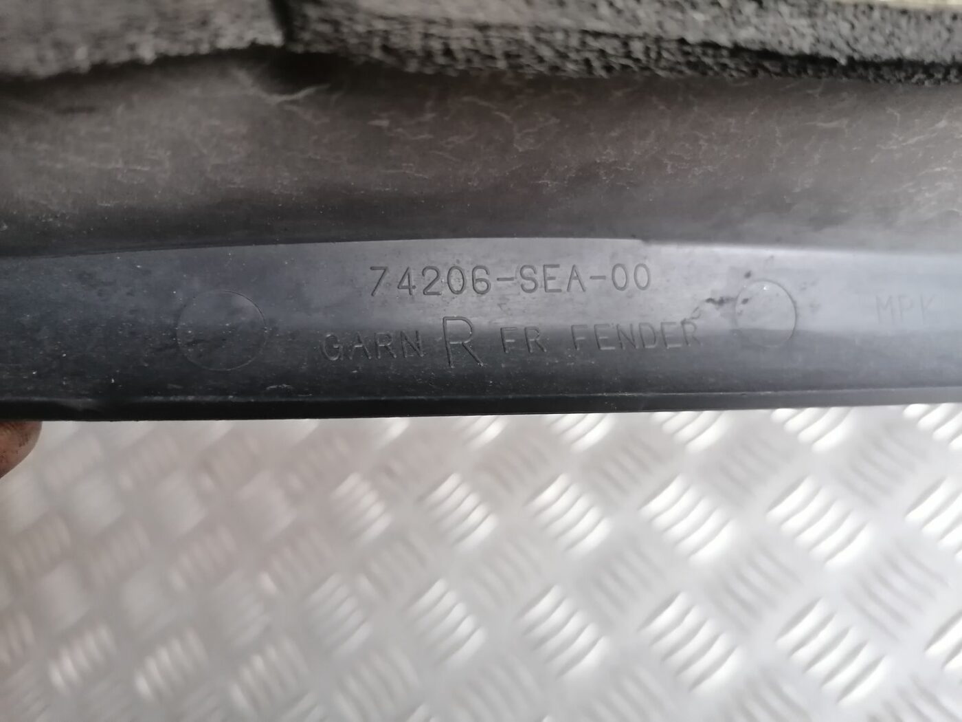 Priekšēja spārna uzlika/moldings priekš HONDA ACCORD 2003 SILVER