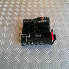 Drošinātāju bloks priekš OPEL VECTRA C 2002