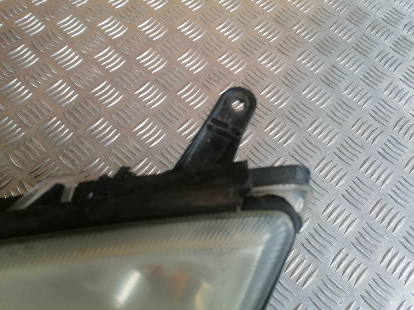 Priekšējais kreisais lukturis priekš OPEL VECTRA C 2002 2 Priekšējais kreisais lukturis priekš OPEL VECTRA C 2002