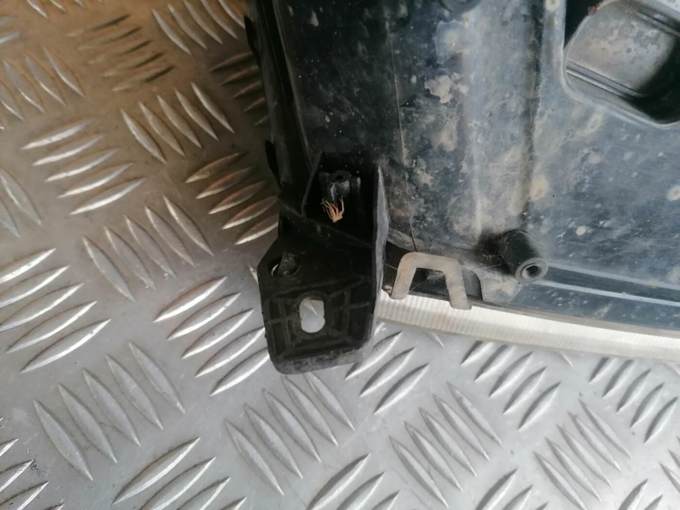 Priekšējais kreisais lukturis priekš OPEL VECTRA C 2002 5 Priekšējais kreisais lukturis priekš OPEL VECTRA C 2002