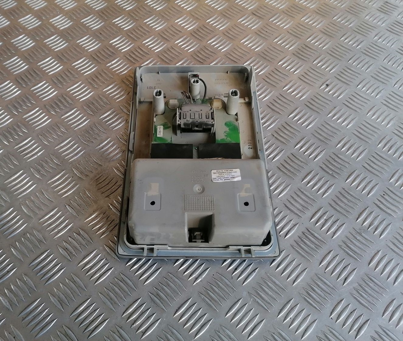 Salona apgaismojuma panelis priekš OPEL VECTRA C 2002