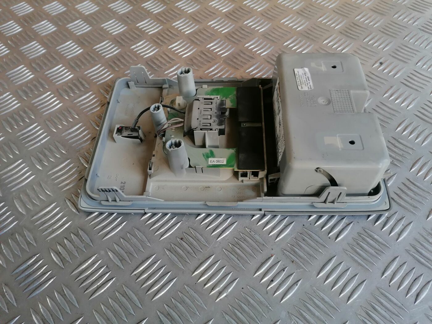 Salona apgaismojuma panelis priekš OPEL VECTRA C 2002