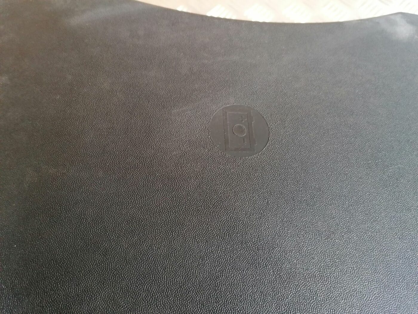 Akumulatora stiprināšanas korpuss priekš OPEL VECTRA C 2002 2 Akumulatora stiprināšanas korpuss priekš OPEL VECTRA C 2002