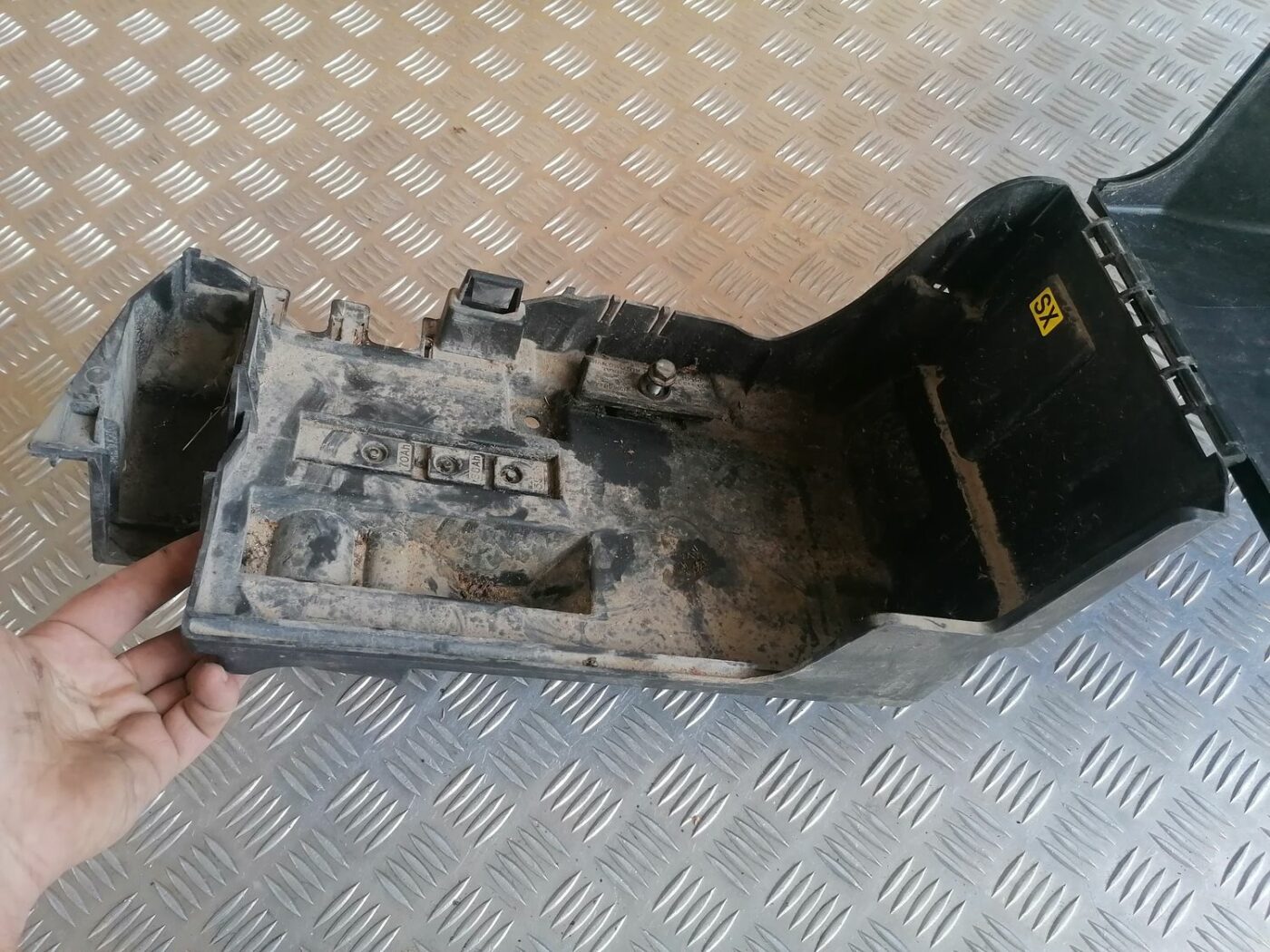 Akumulatora stiprināšanas korpuss priekš OPEL VECTRA C 2002 6 Akumulatora stiprināšanas korpuss priekš OPEL VECTRA C 2002