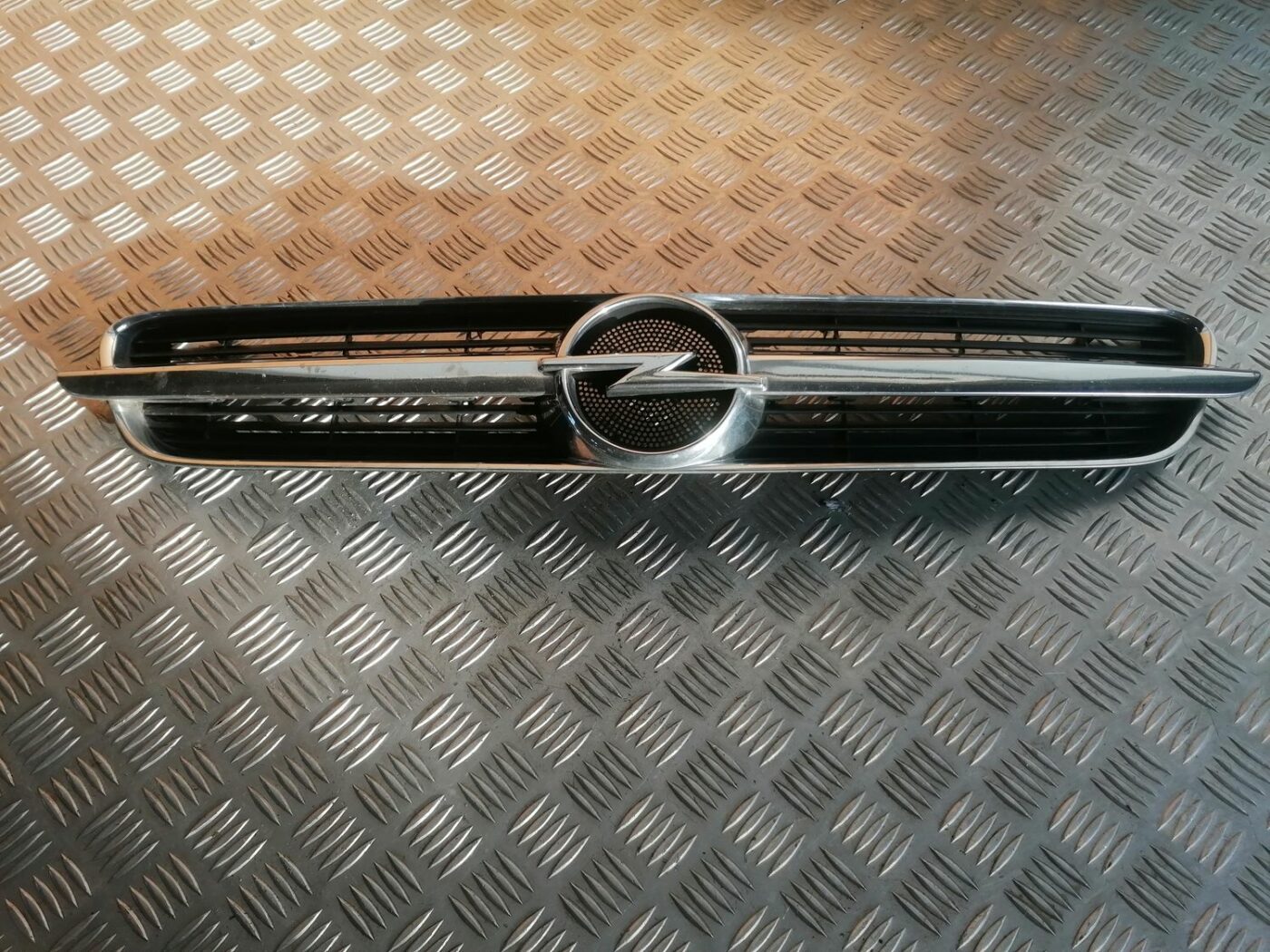 Bufera reste priekš OPEL VECTRA C 2002 1 Bufera reste priekš OPEL VECTRA C 2002