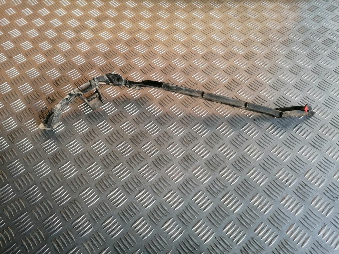 Aizmugurēja bufera kronšteins priekš OPEL VECTRA C 2002 1 Aizmugurēja bufera kronšteins priekš OPEL VECTRA C 2002