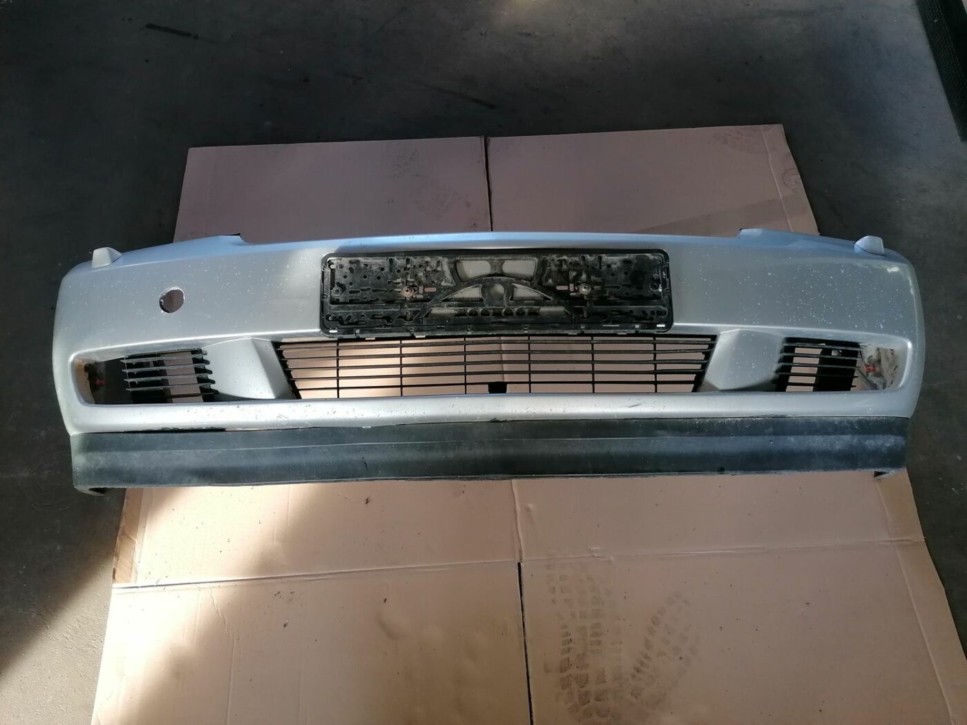 Priekšējais buferis priekš OPEL VECTRA C 2002 1 Priekšējais buferis priekš OPEL VECTRA C 2002