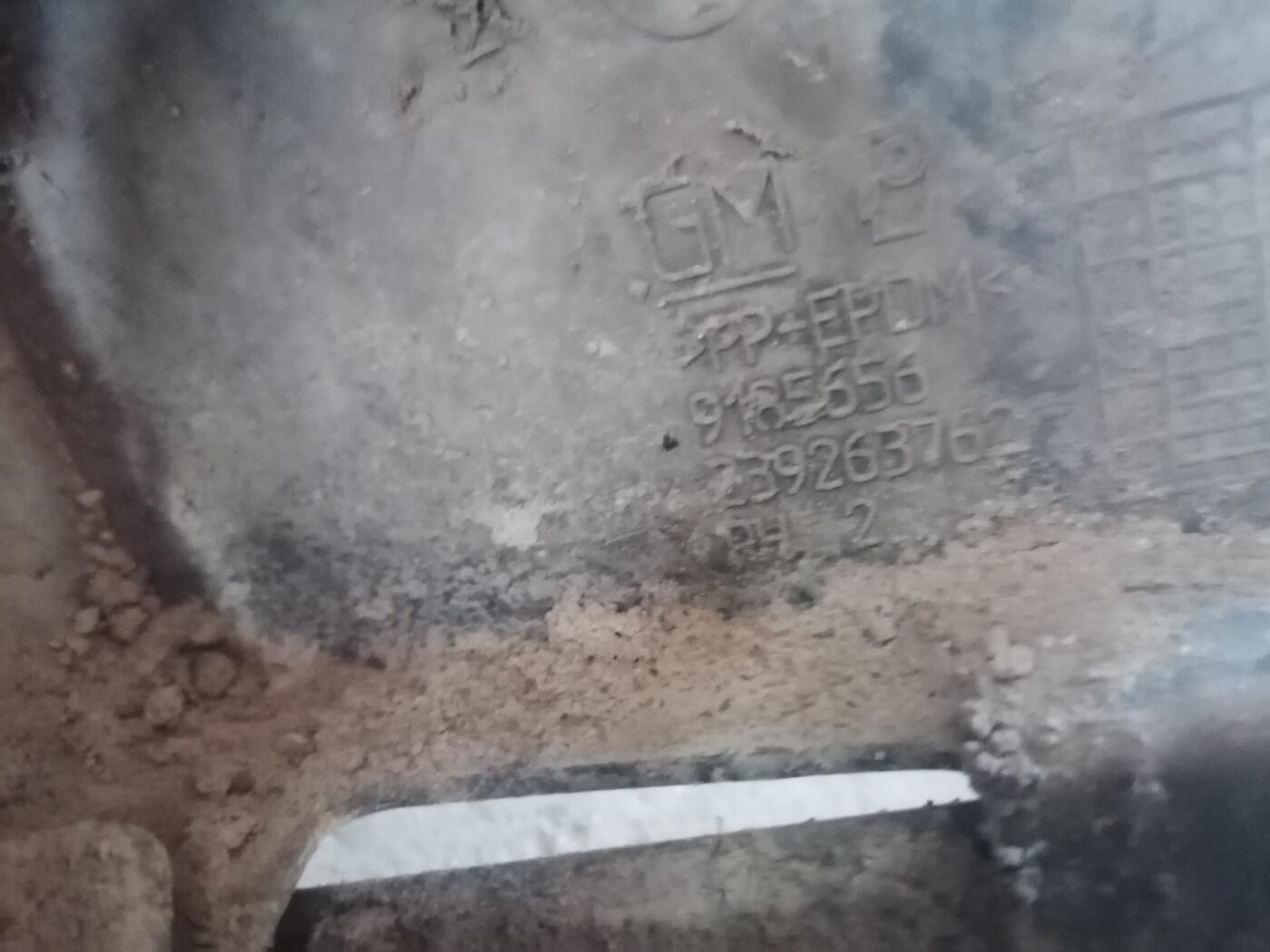 Ārēja sliekšņa laba uzlika priekš OPEL VECTRA C 2002 4 Ārēja sliekšņa laba uzlika priekš OPEL VECTRA C 2002