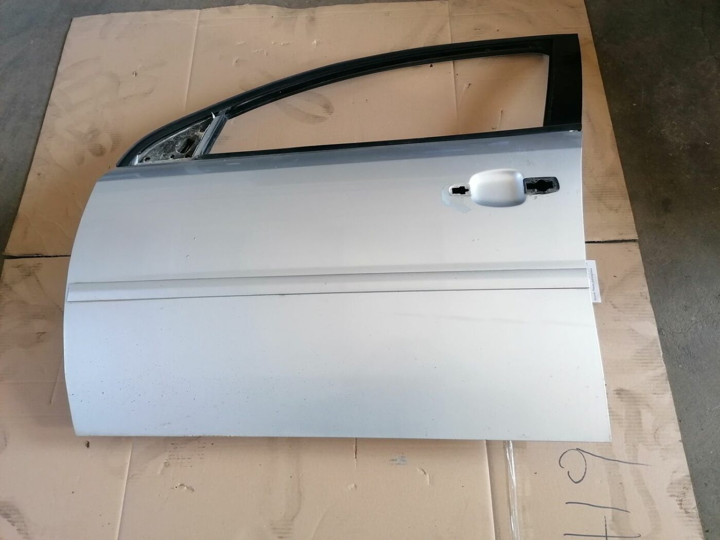 Priekšējās kreisās durvis priekš OPEL VECTRA C 2002