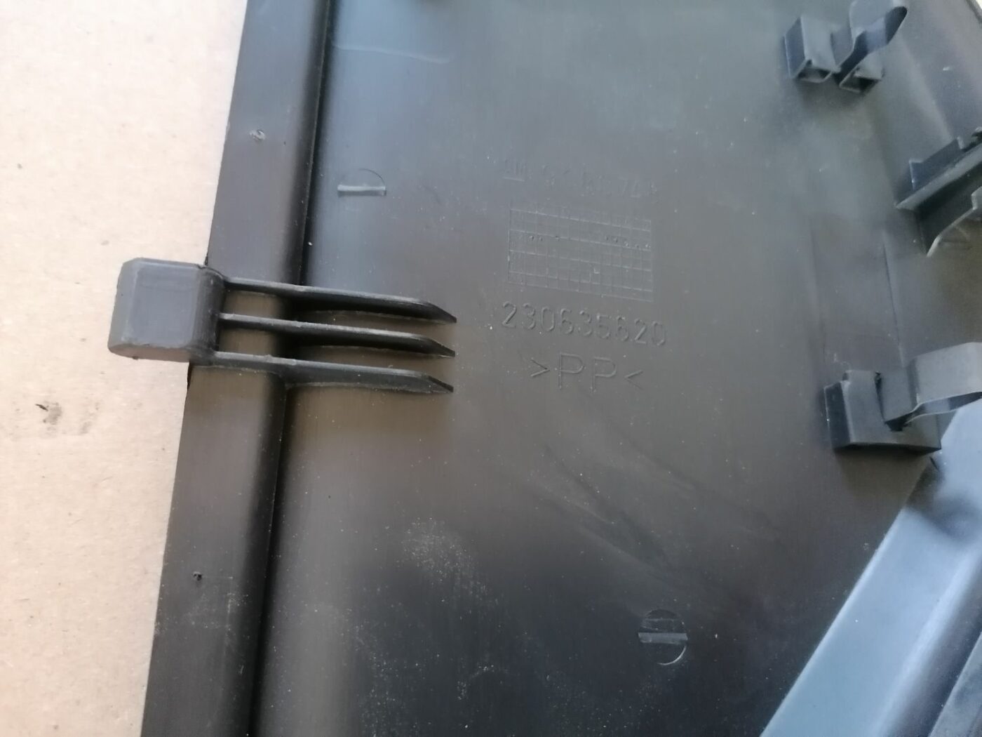 Mērinstrumentu paneļa sānu apdare priekš OPEL VECTRA C 2002