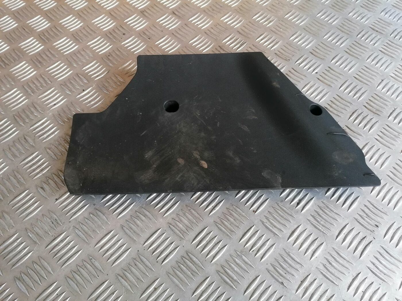 Mērinstrumentu paneļa apakšēja apdare priekš OPEL VECTRA C 2002 2 Mērinstrumentu paneļa apakšēja apdare priekš OPEL VECTRA C 2002