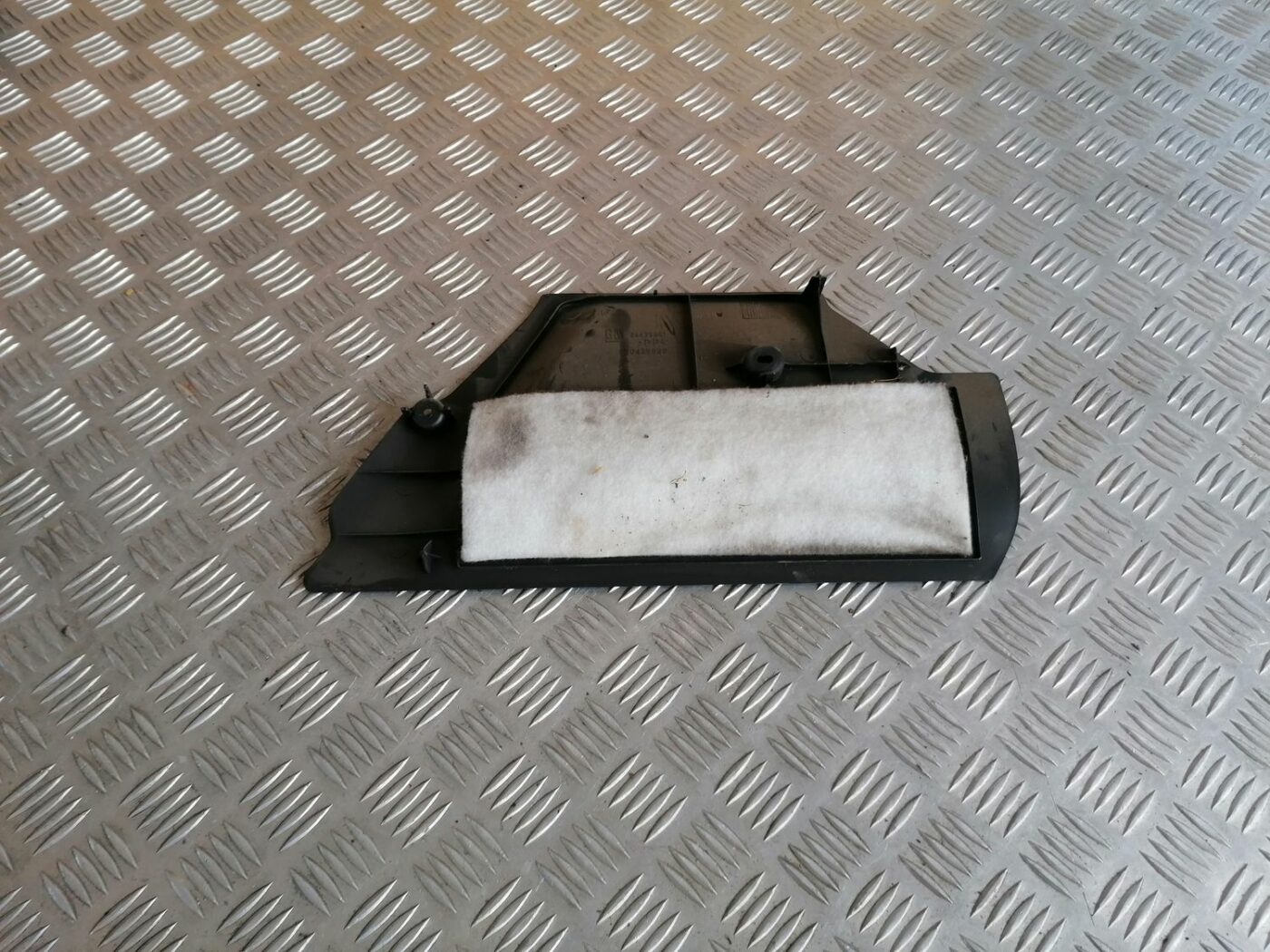 Mērinstrumentu paneļa apakšēja apdare priekš OPEL VECTRA C 2002 4 Mērinstrumentu paneļa apakšēja apdare priekš OPEL VECTRA C 2002