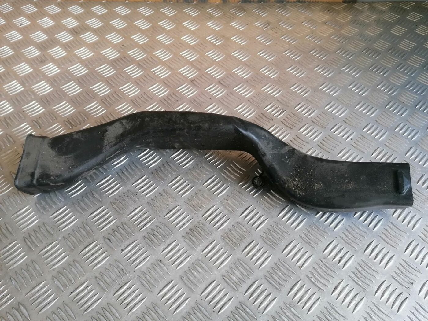 Salona gaisa vads priekš OPEL VECTRA C 2002