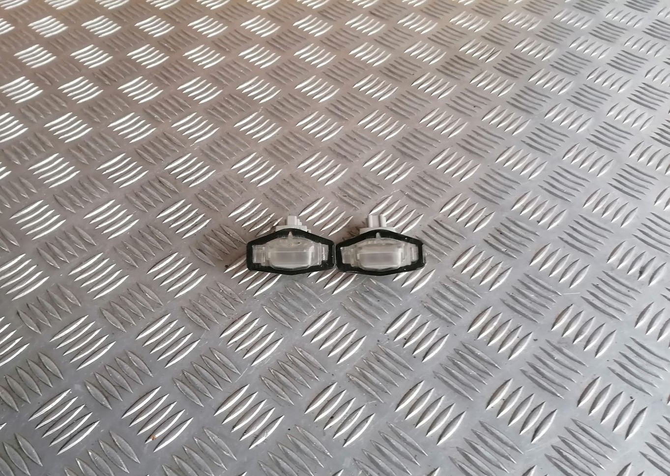 Numura zīmes apgaismojums priekš HONDA ACCORD 2008 1 Numura zīmes apgaismojums priekš HONDA ACCORD 2008