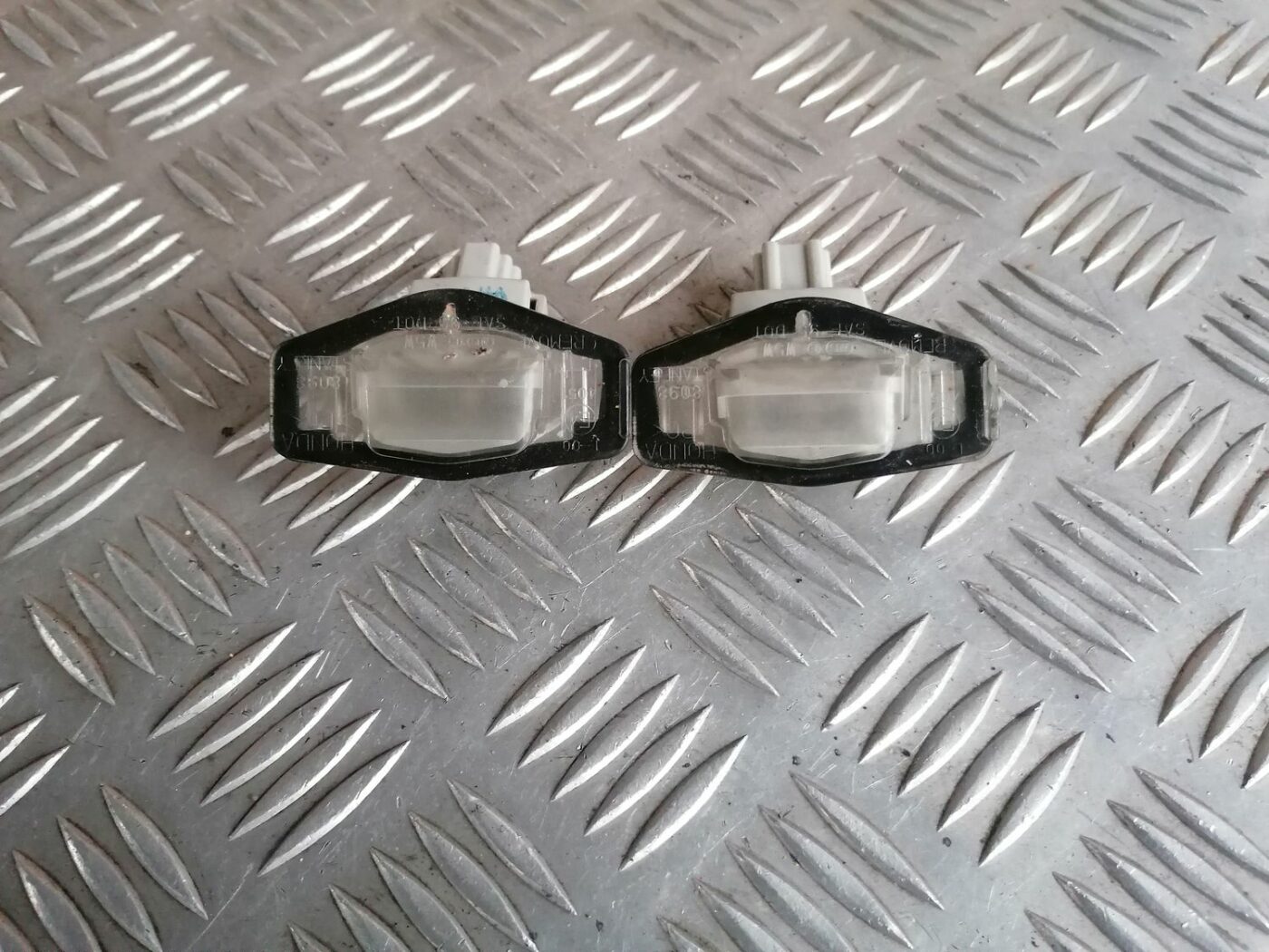 Numura zīmes apgaismojums priekš HONDA ACCORD 2008 2 Numura zīmes apgaismojums priekš HONDA ACCORD 2008