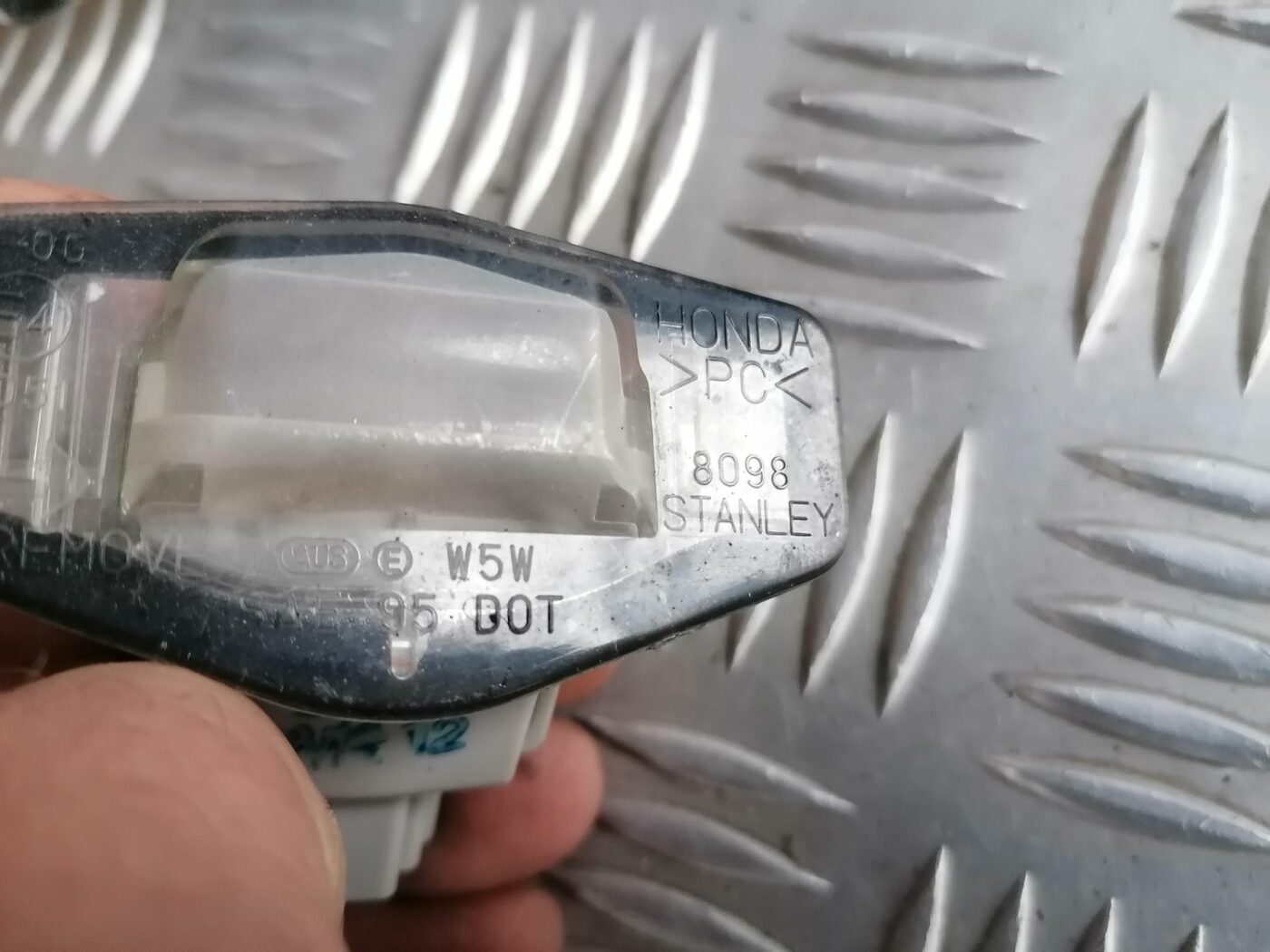 Numura zīmes apgaismojums priekš HONDA ACCORD 2008 3 Numura zīmes apgaismojums priekš HONDA ACCORD 2008