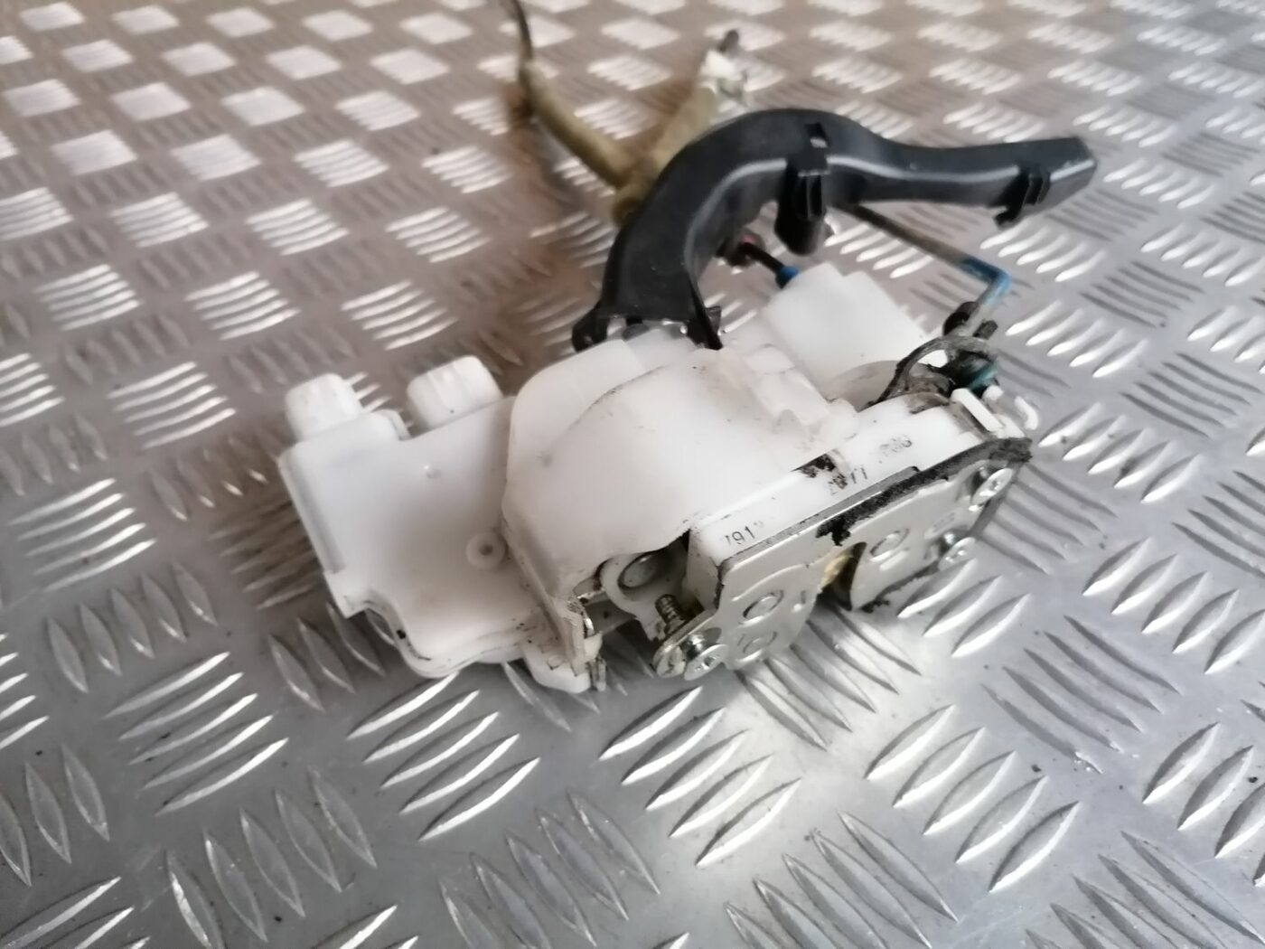 Priekšējo kreiso durvju slēdzene priekš HONDA ACCORD 2008