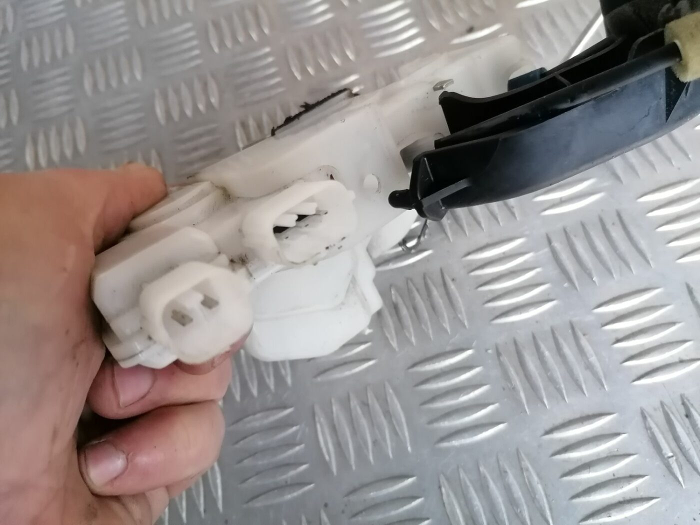 Priekšējo kreiso durvju slēdzene priekš HONDA ACCORD 2008