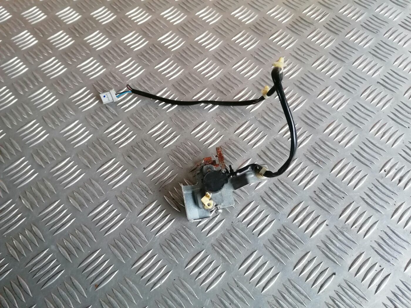 Durvju slēdzenes cilindrs priekš HONDA ACCORD 2008