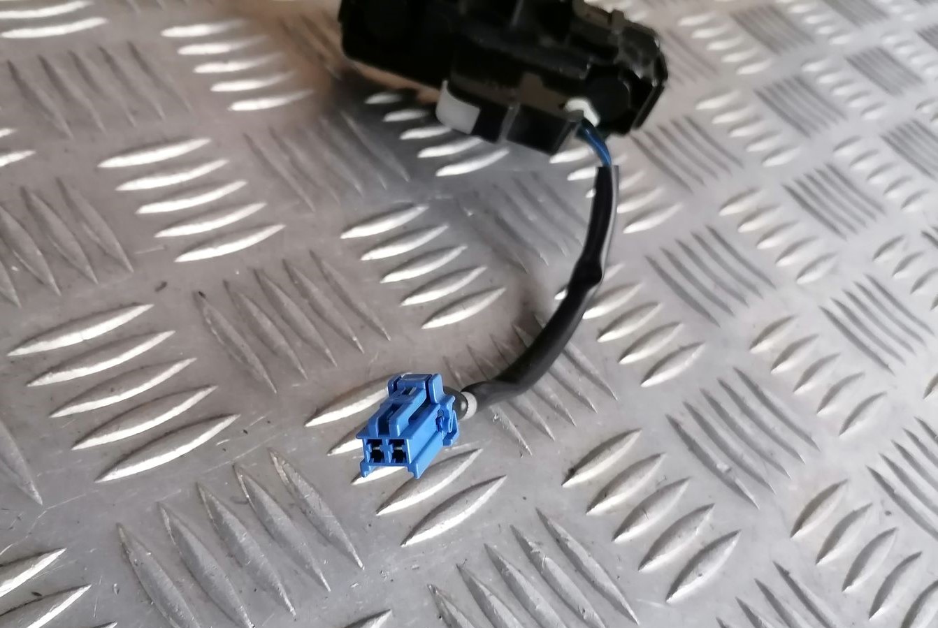 Bagažnieka vāka rokturis priekš HONDA ACCORD 2008 4 Bagažnieka vāka rokturis priekš HONDA ACCORD 2008