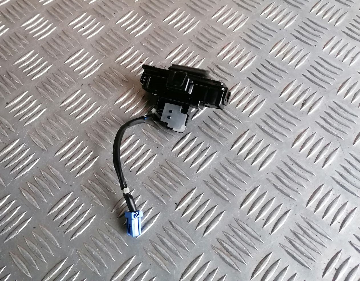 Bagažnieka vāka rokturis priekš HONDA ACCORD 2008 3 Bagažnieka vāka rokturis priekš HONDA ACCORD 2008