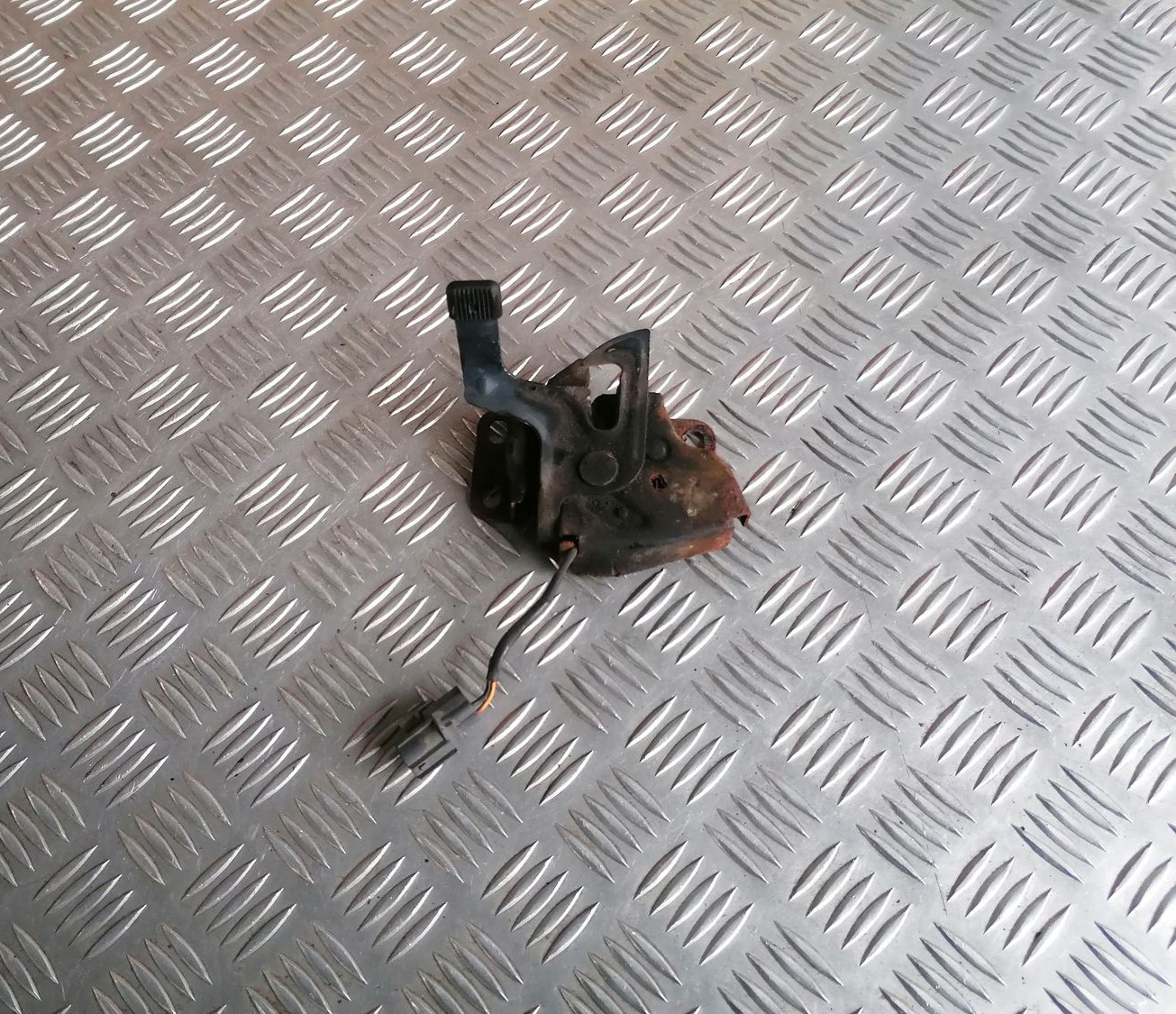 Pārsega atveršanas rokturis priekš HONDA ACCORD 2008