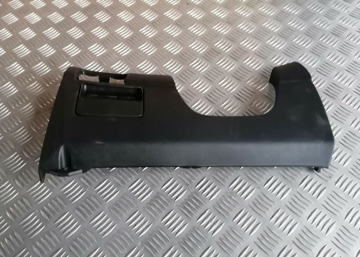 Mērinstrumentu paneļa apdare (zem stūres) priekš HONDA ACCORD 2008