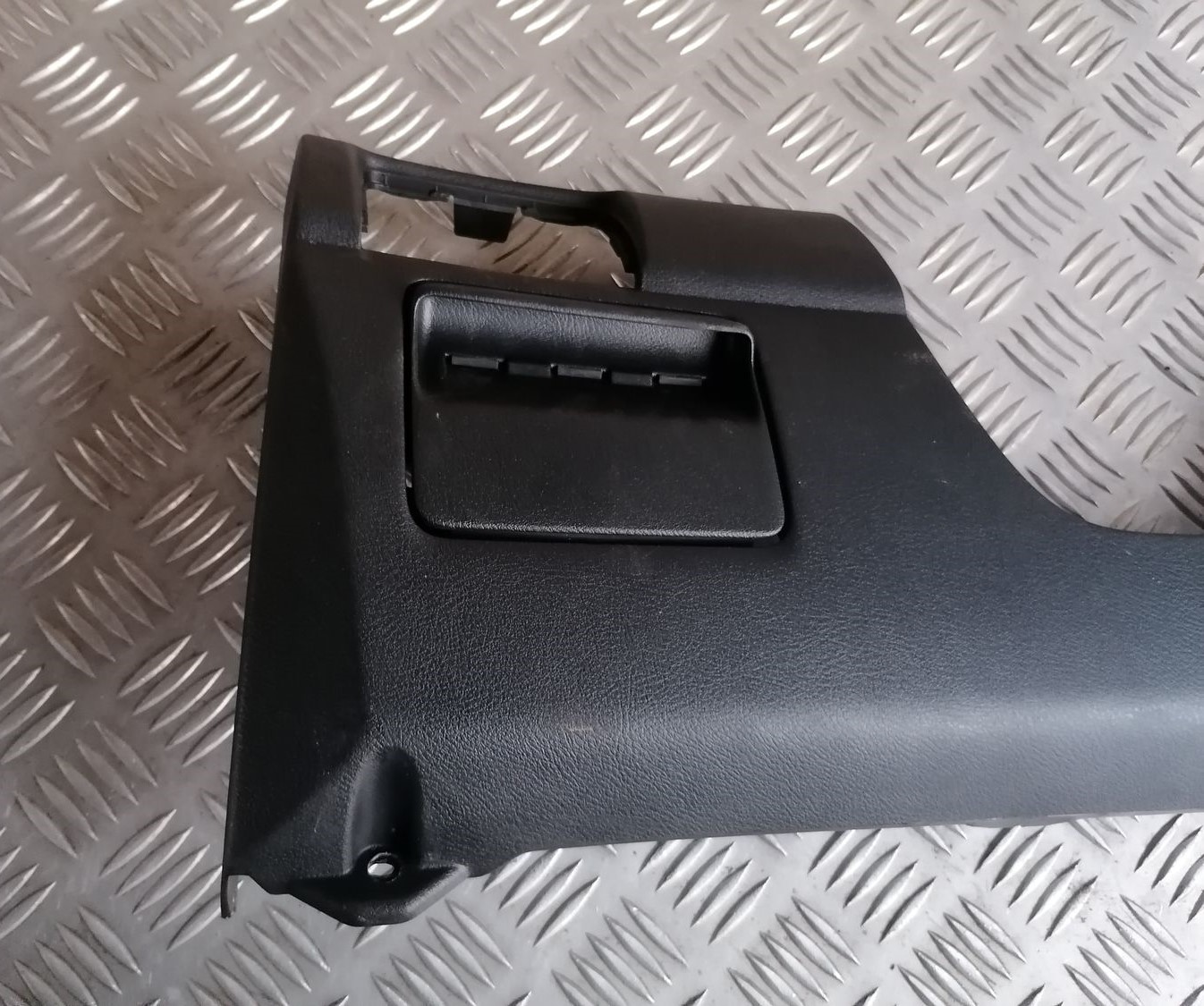 Mērinstrumentu paneļa apdare (zem stūres) priekš HONDA ACCORD 2008