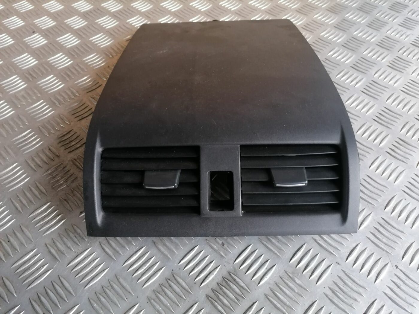 Mērinstrumentu paneļa gaisa vads, centrā priekš HONDA ACCORD 2008 2 Mērinstrumentu paneļa gaisa vads, centrā priekš HONDA ACCORD 2008