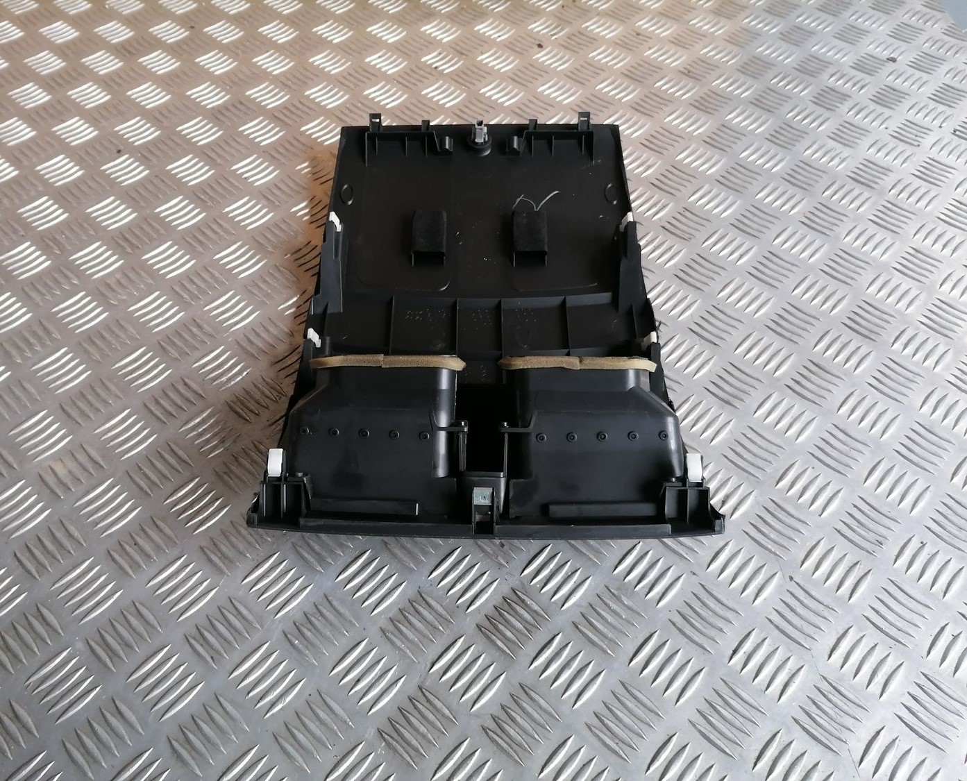 Mērinstrumentu paneļa gaisa vads, centrā priekš HONDA ACCORD 2008 5 Mērinstrumentu paneļa gaisa vads, centrā priekš HONDA ACCORD 2008