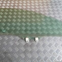 Priekšējo labo durvju stikls priekš HONDA ACCORD 2008