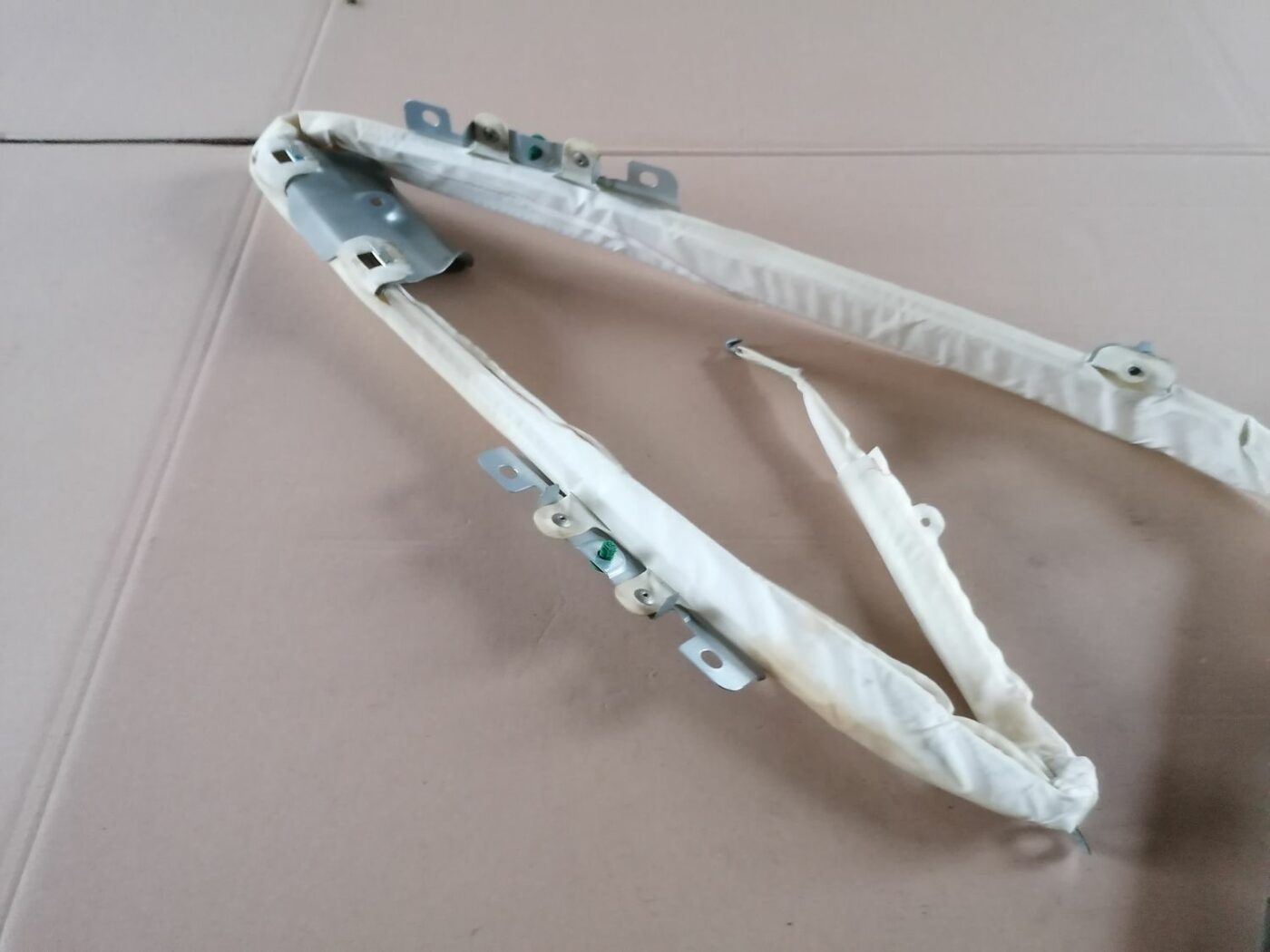 Griestu drošības spilvens, pa kreisi priekš VOLVO S60 2004 3 Griestu drošības spilvens, pa kreisi priekš VOLVO S60 2004