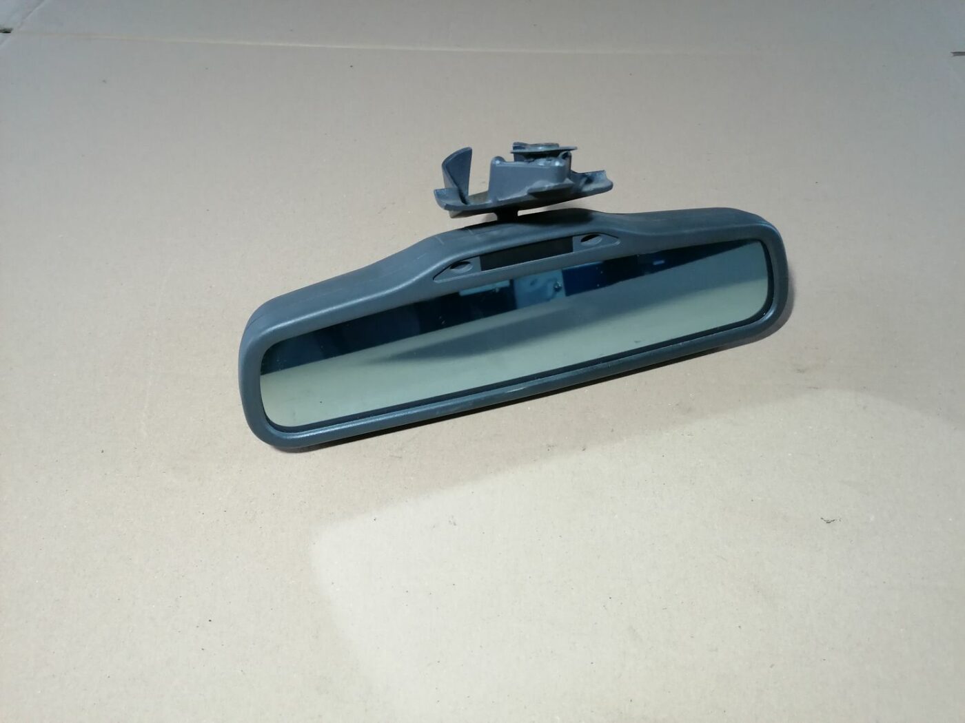 Salona atpakaļskata spogulis priekš VOLVO S60 2004 2 Salona atpakaļskata spogulis priekš VOLVO S60 2004