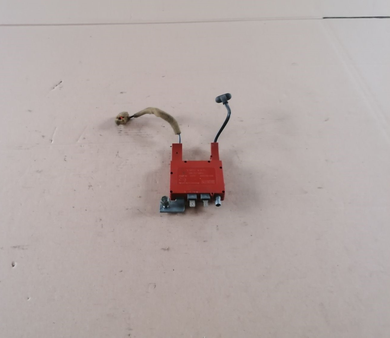 Antenas pastiprinātāja bloks priekš VOLVO S60 2004 1 Antenas pastiprinātāja bloks priekš VOLVO S60 2004