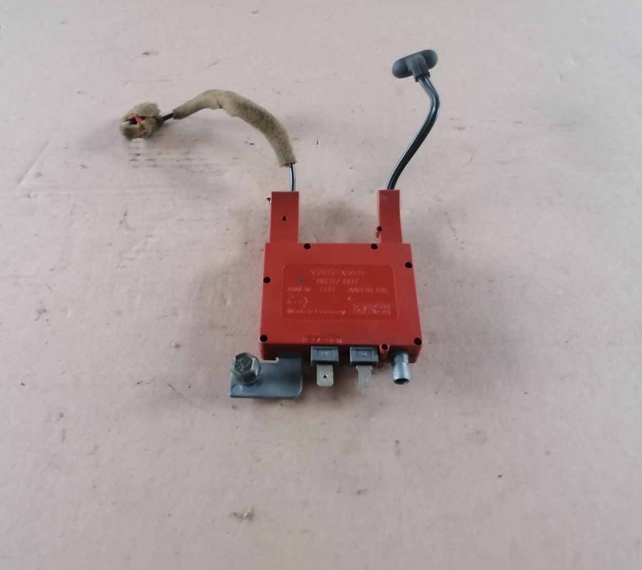 Antenas pastiprinātāja bloks priekš VOLVO S60 2004 2 Antenas pastiprinātāja bloks priekš VOLVO S60 2004