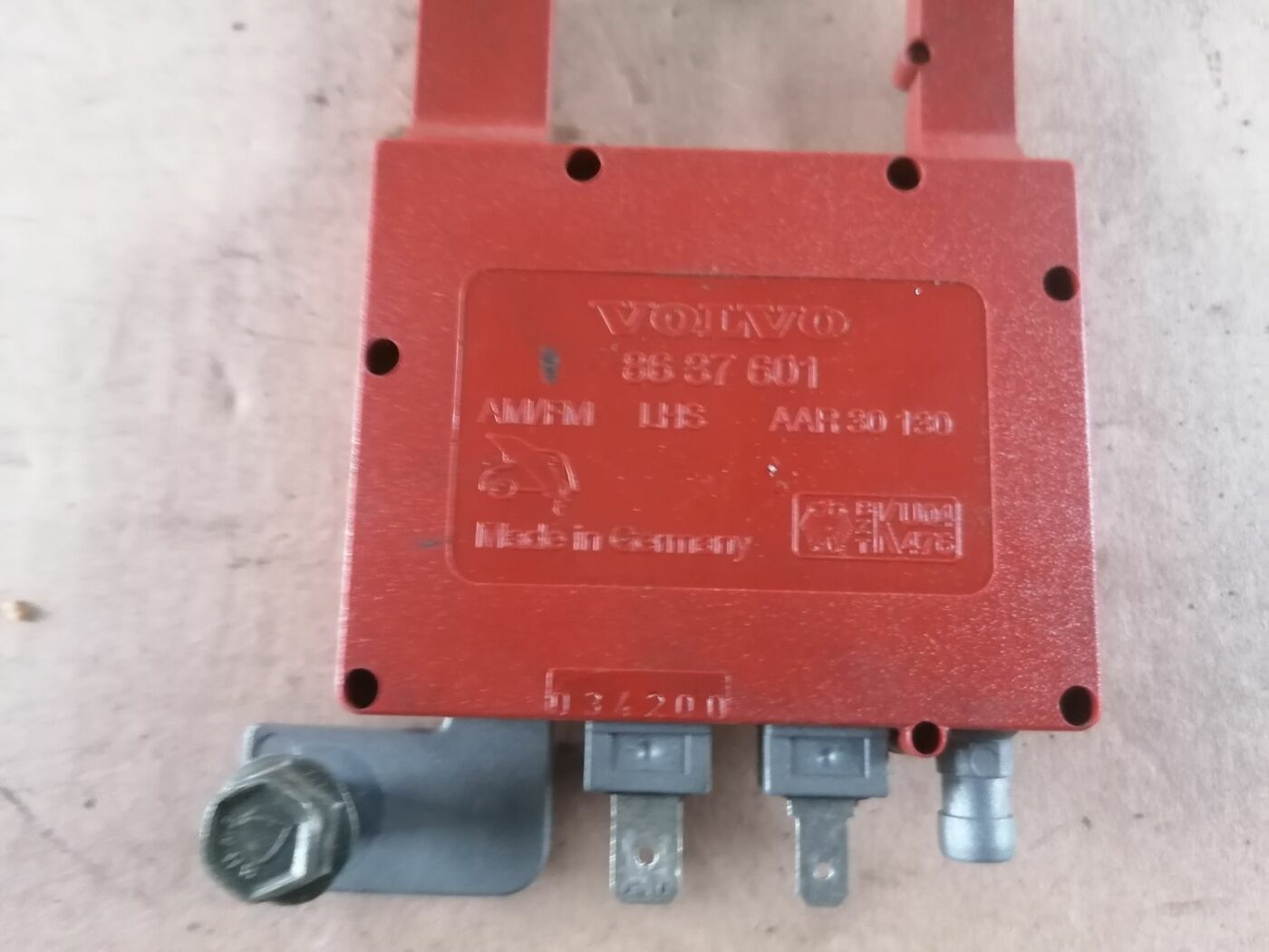Antenas pastiprinātāja bloks priekš VOLVO S60 2004 7 Antenas pastiprinātāja bloks priekš VOLVO S60 2004