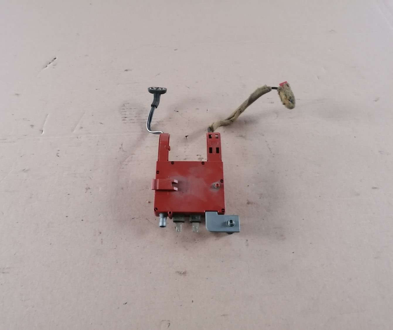 Antenas pastiprinātāja bloks priekš VOLVO S60 2004 6 Antenas pastiprinātāja bloks priekš VOLVO S60 2004